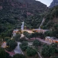 Manelis Mills Estate, Guest Houses & Restaurant, hotelli kohteessa Plakias