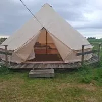 Glamping Tent 1, Cosy Farmhouse, hotel v destinaci Stege