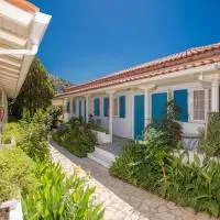 Blue White House, viešbutis mieste Kalamitsis