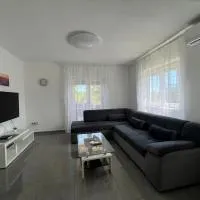Apartment CReO Loborika、Marčanaのホテル