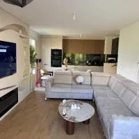 Chambre privée , dans un 4 pièces , avec SDB privative, hotell i Saint-Witz