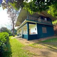 Whispering Willows: Gūdalūr şehrinde bir otel