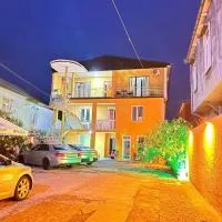 Blue wave, hotel di Itʼkhvisi