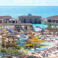 Rixos Water World Aktau - Theme Park Free Access, hotel v mestu Aktau