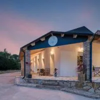 MustBe CFU Studios, hotel en Danilia