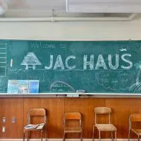 JAC HAUS in KIKAI, hotel in Araki