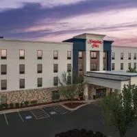 Hampton Inn Yorkville โรงแรมในYorkville