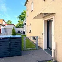 Ferienwohnung mit Garten und Parkplatz mitten in Neumarkt，諾伊馬克特的飯店