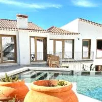 &Tales Villas Collection Óbidos - With Hotel Service and Breakfast, hotelli kohteessa Óbidos