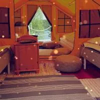 Glamping tält/tent - Glampingzelt -Lodge - Sjöutsikt, hótel í Blattniksele