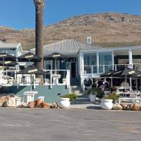 Boulders Beach Hotel, Cafe and Curio shop, Hotel in Simonʼs Town