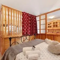 Petit Logement Cerise L'écrin d'Ari, hotel in Cerise