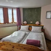 Haus zur Ölmühle 2, hotel din Steinsfeld