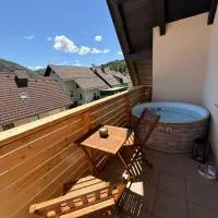 Green Breeze House Mozirje - Cozy Nights & Hot Tub, hotel u gradu Mozirje