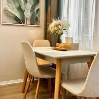 Уютная квартира в новом ЖК Акварель рядом с центром, hotell Odessas