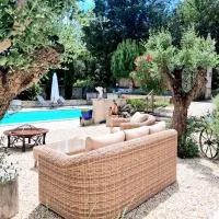 Le Clos des Troubadours, hotel u gradu Pennautier