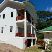 Blissful hill top Apartment, hotel em Praslin