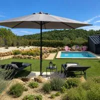 Le 007 Refuge -Rurale gîte élégant piscine privée, hotel en Queyssac