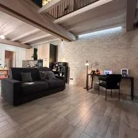 The Hangar Loft - Leonoardo, Center & Parking, hótel í Sesto Calende