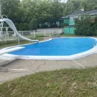 Motel Le Voyageur، فندق في سان جيروميه