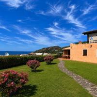 Sea View Three-Bedroom House 50m from the Beach 3, Hotel in Baja Sardinia