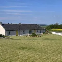 Calsie Cottage, Clatt、Kirktown of Clattのホテル
