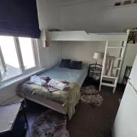 Stay in the heart of Haugesund city Haraldsgata 109, hotelli kohteessa Haugesund