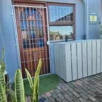 At Lilac Cottage, Jeffreys Bay Cozy stay for 2 & Business traveling, hotel a Jeffreys Bay