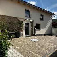 Ferienhaus Nahetal für 2 mit Garten, Terrasse & Hund, hotell sihtkohas Niederhausen