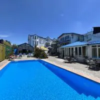 Laguna Boutique Hotel Bazaleti Lake, hotel sa Dushetʼi