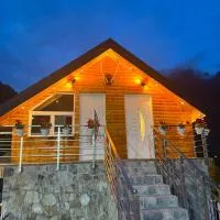 Guesthouse Kurora e Maleve, hotell sihtkohas Ndërlysaj