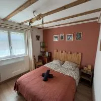Chambre cosy en pleine nature, proche de Dijon, khách sạn ở Val-Suzon