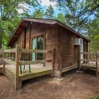 Lake Texoma Camping Resort Cabin 4, hotel v destinácii Willow Spring