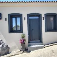 CONSTA Luxury House, hotel em Mantamádos