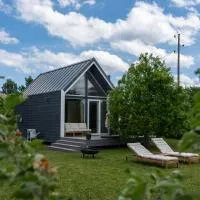 Villa Melli with hot tub and sauna, hotel a Lapmežciems