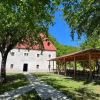 Bujtina Shpjia e Gjyshit, hótel í Ndërlysaj