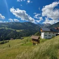Hepi Lodge, hotell i Liesing