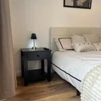 Newly Refurbished House, готель у місті Norwood