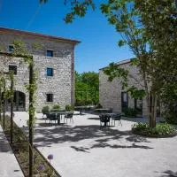 Relais Borgo Taurino, готель у місті Вальдобб'ядене