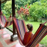 RIVER SIDE LODGE, hotel di Horquetas