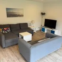 Modernes großes Haus 125qm bei Hamburg - Familien, Gruppen & Business, WiFi 100Mbit Glasfaser, Kamin, Garten 760 qm, zwei Bäder, hotel en Quickborn