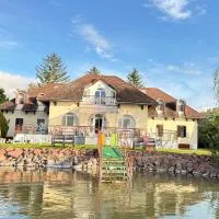 Aranyhídszálló, hotel en Balatonboglár
