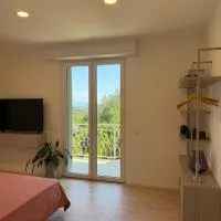 Appartamento gelso bianco, giardino sul mare, hotel en Segno