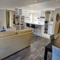Grand appartement lumineux avec 2 chambres, ξενοδοχείο σε Le Luc