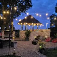 Maison en pierre avec jardin clos, 7 pers , Calme près de Nantes et Rennes – hotel w mieście Jans