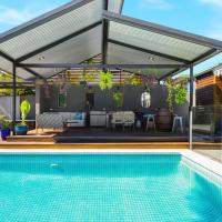 Merindah Private Pool Oasis Near Cairns Airport, vie&scaron;butis mieste Cairns North, netoliese &ndash; Kernso oro uostas