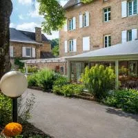 Village Vacances L'Oustal, хотел в Salles-la-Source