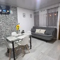 Casa Nubes, 2 minutes from the beach, hotel i La Cruz