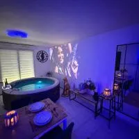 Suite Eden Spa, Appart'hôtel bien être , Patio de standing barbecue - TV XL CinéSport, Lit Q-Size, Wifi, P-Gratuit en Résidence, hotell sihtkohas Avion