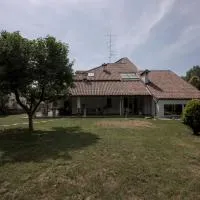 Peaceful Nature Home near Malpensa & Lake Como, hotel u gradu 'Mornago'